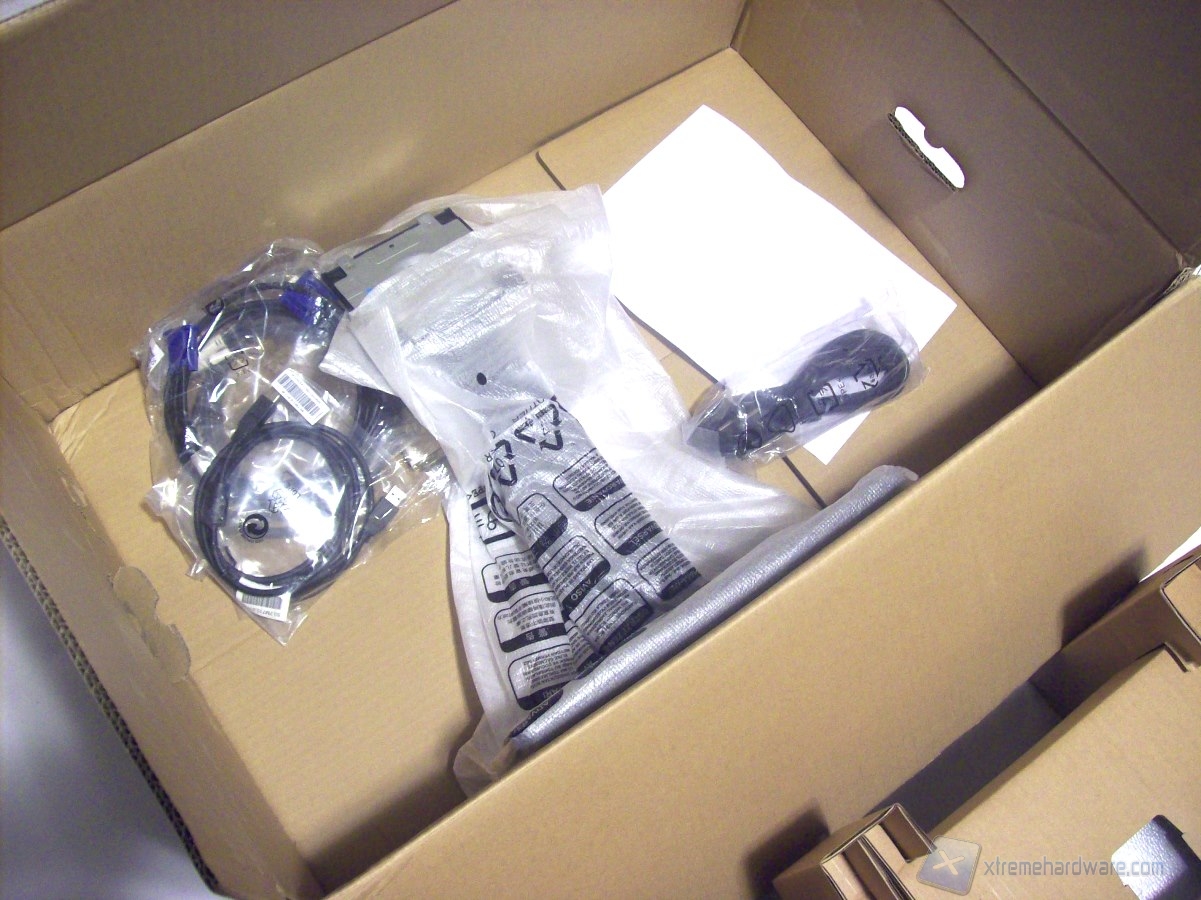 Dell U2713HM Box 05